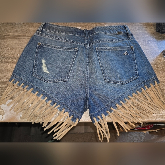 NWT! DL1961 Ivy High Rise Denim Ripped Jean Shorts w/ Boho Fringe Size 25 - Picture 5 of 12